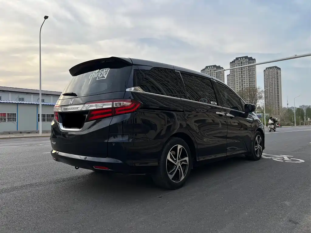 Honda Odyssey 2017 — фото 5