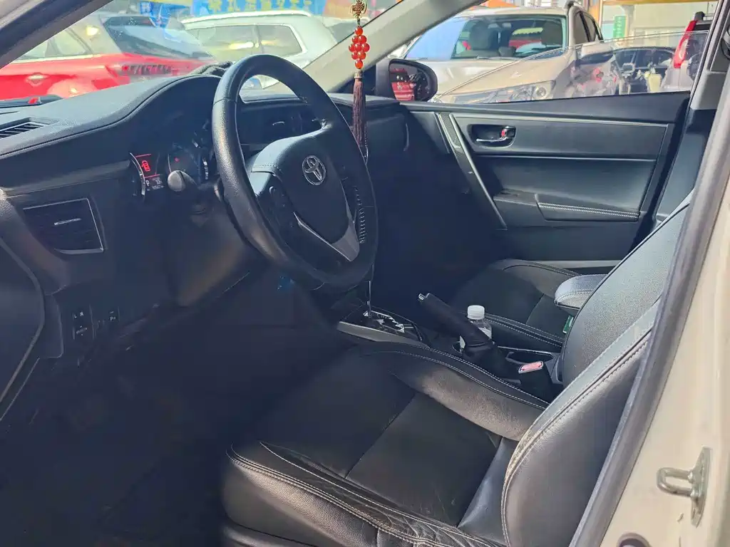 Toyota Corolla 2015 — фото 11