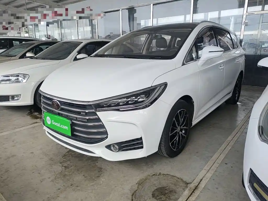 BYD MAX 2017