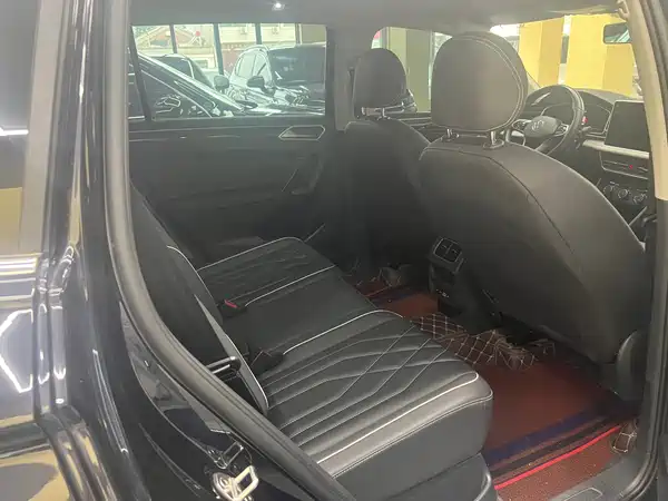 Volkswagen Tiguan L 2023