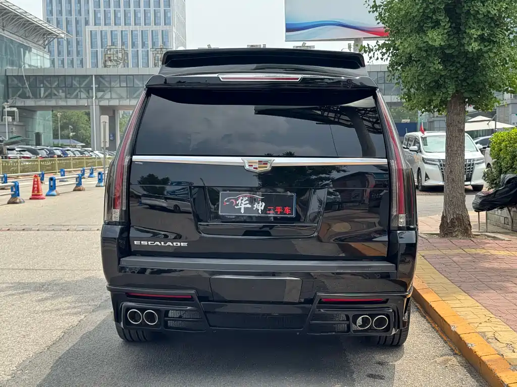 Cadillac Escalade 2017 — фото 16