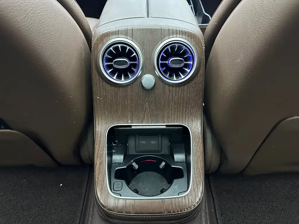 Mercedes-Benz E-Class 2022 — фото 16