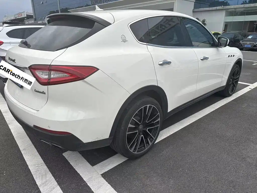 Maserati Levante 2019 — фото 11