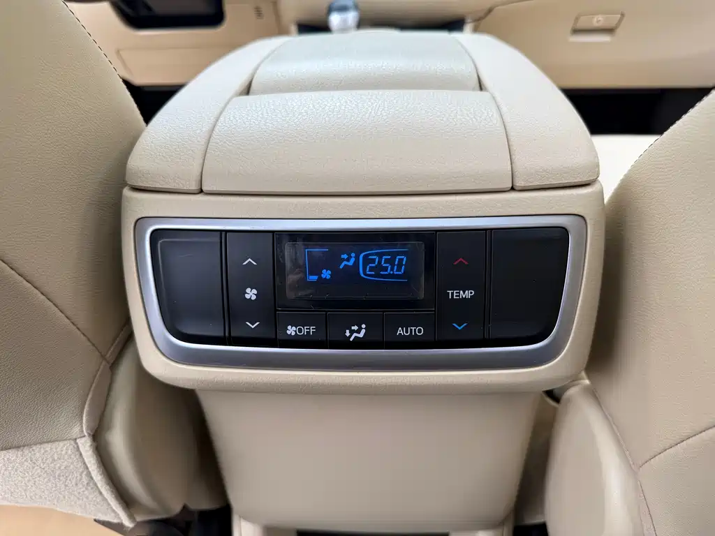 Toyota Highlander 2018 — фото 18
