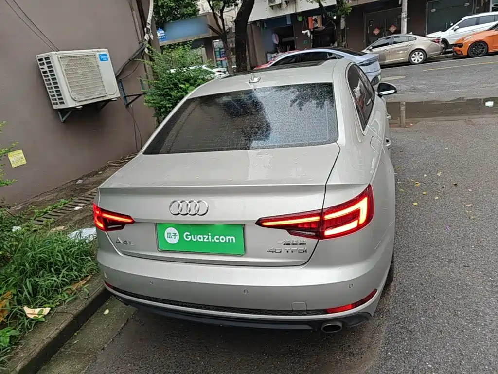 Audi A4L 2018