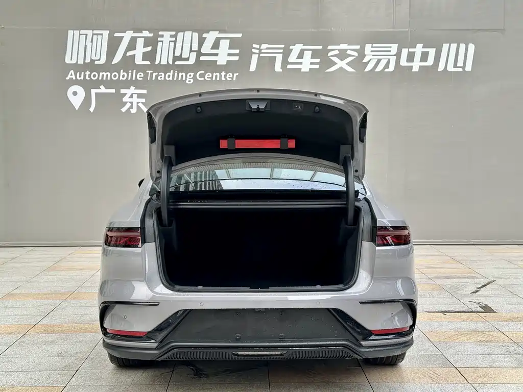 BYD Han 2025 — фото 17