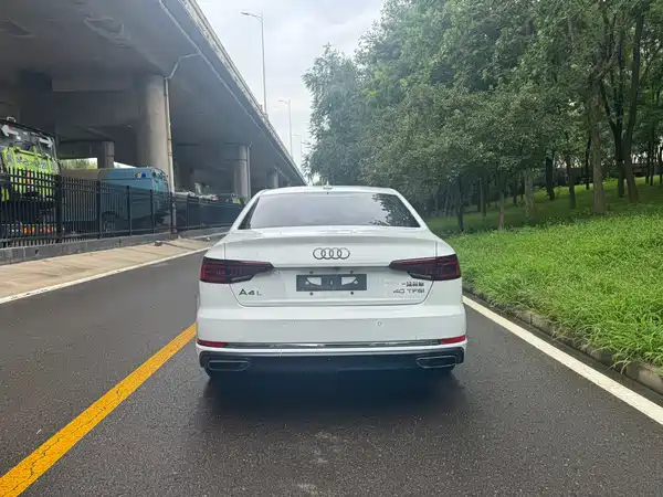 Audi A4L 2019