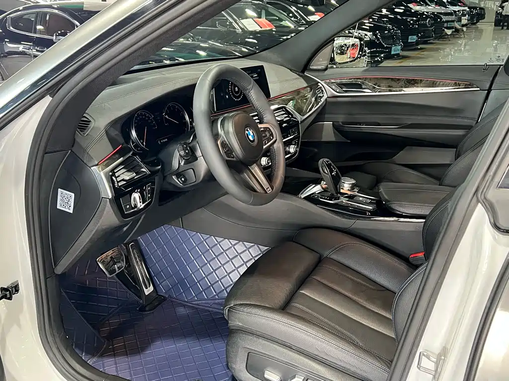 BMW 6 Series GT 2018 — фото 13