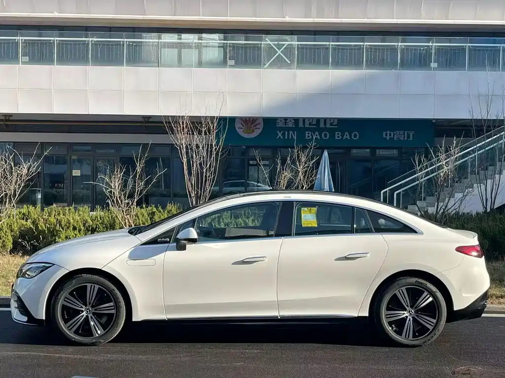 Mercedes-Benz EQE 2025