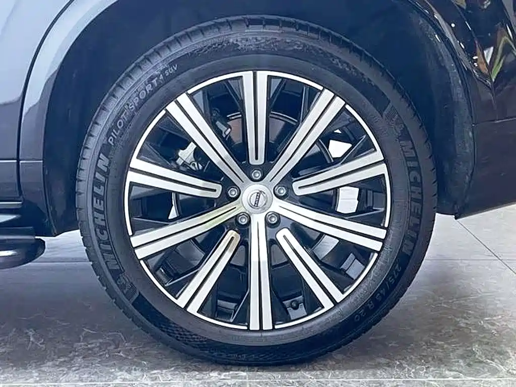 Volvo XC90 2022 — фото 9