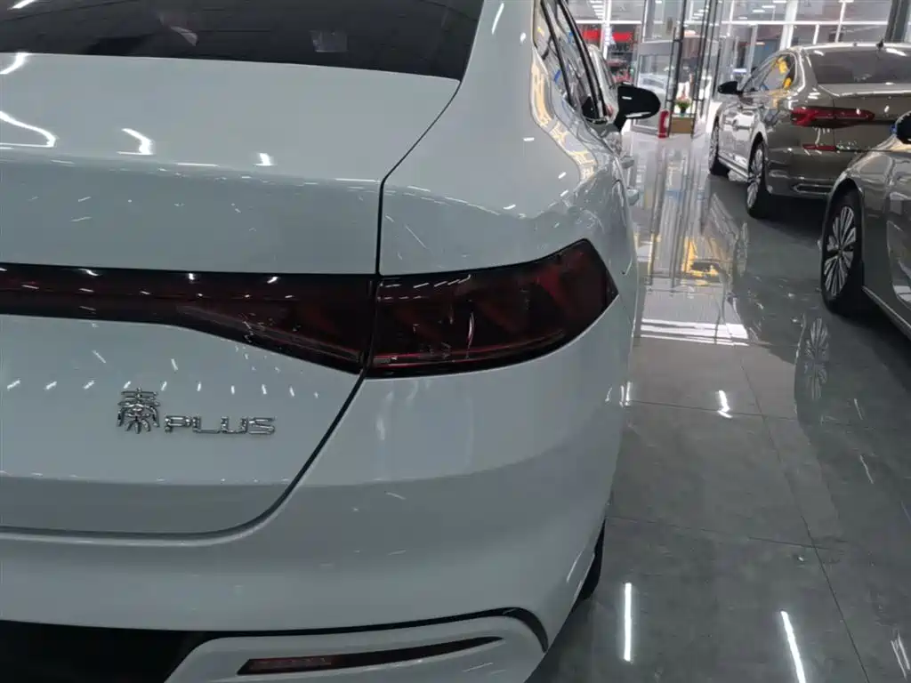 BYD Qin PLUS 2023 — фото 8