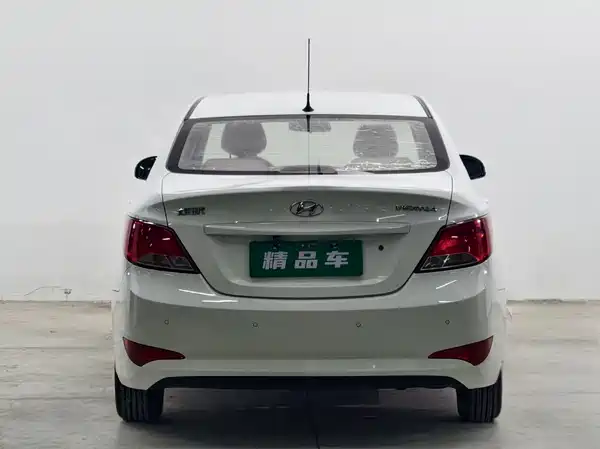 Hyundai Accent 2014
