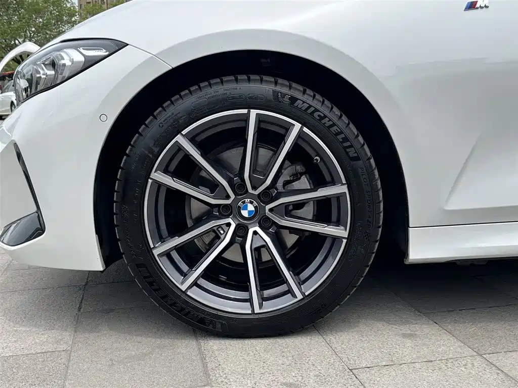 BMW 3 Series 2023 — фото 10