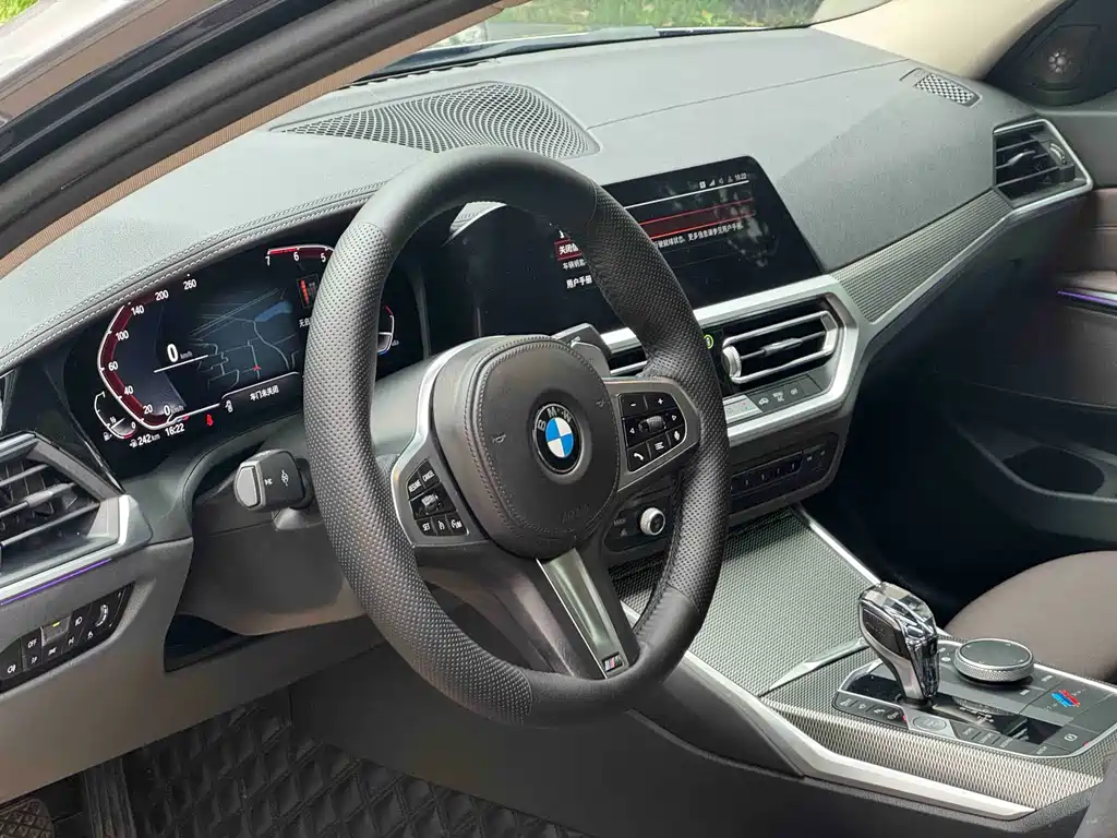 BMW 3 Series 2021 — фото 17
