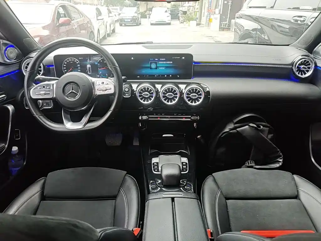 Mercedes-Benz A-Class 2019 — фото 10