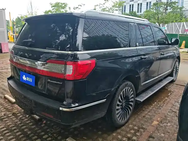 Lincoln Navigator 2022