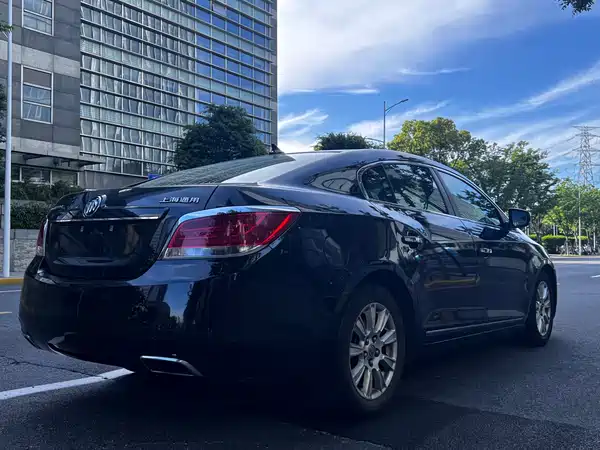 Buick LaCrosse 2011