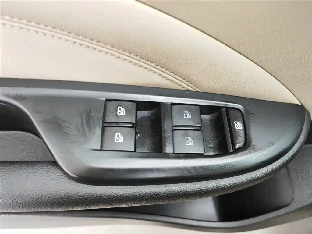 Buick Excelle 2017 — фото 9