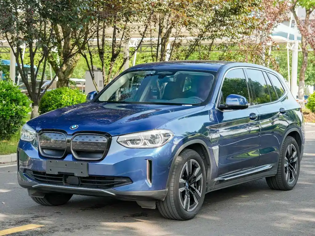 BMW iX3 2021