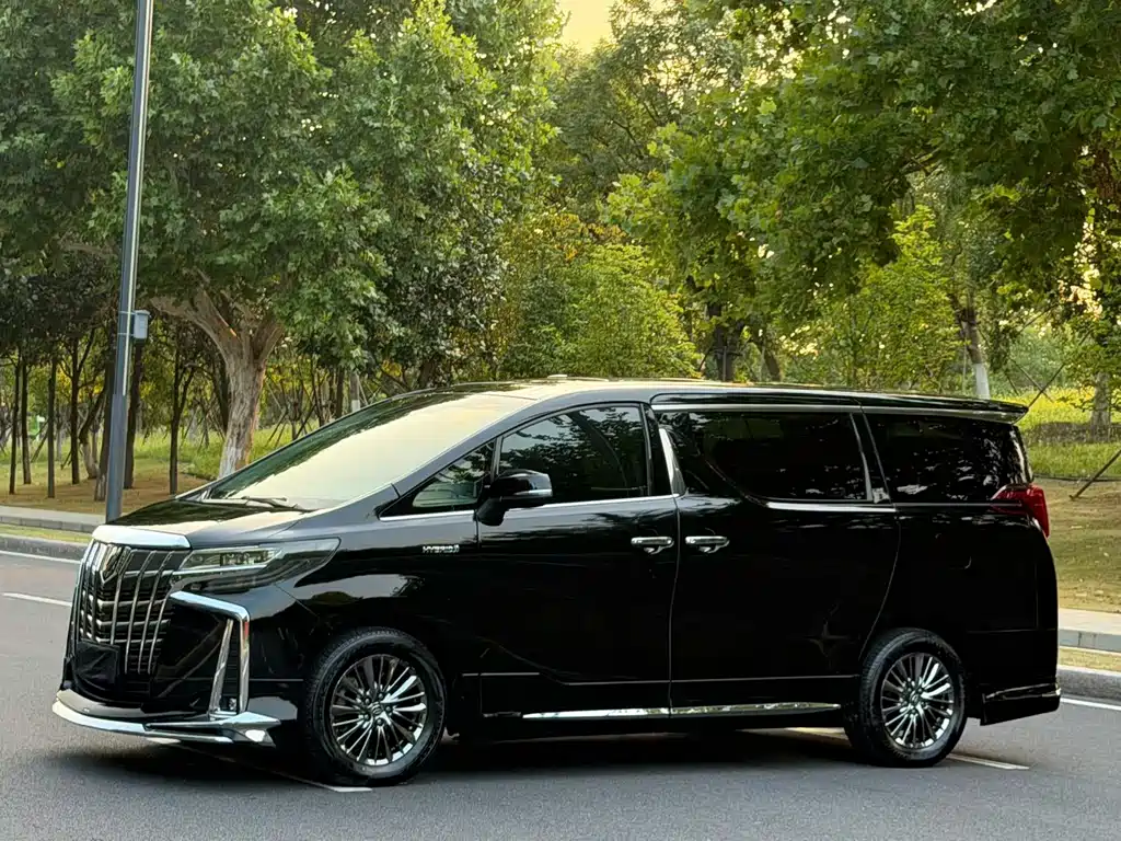 Toyota Vellfire 2020 — фото 1