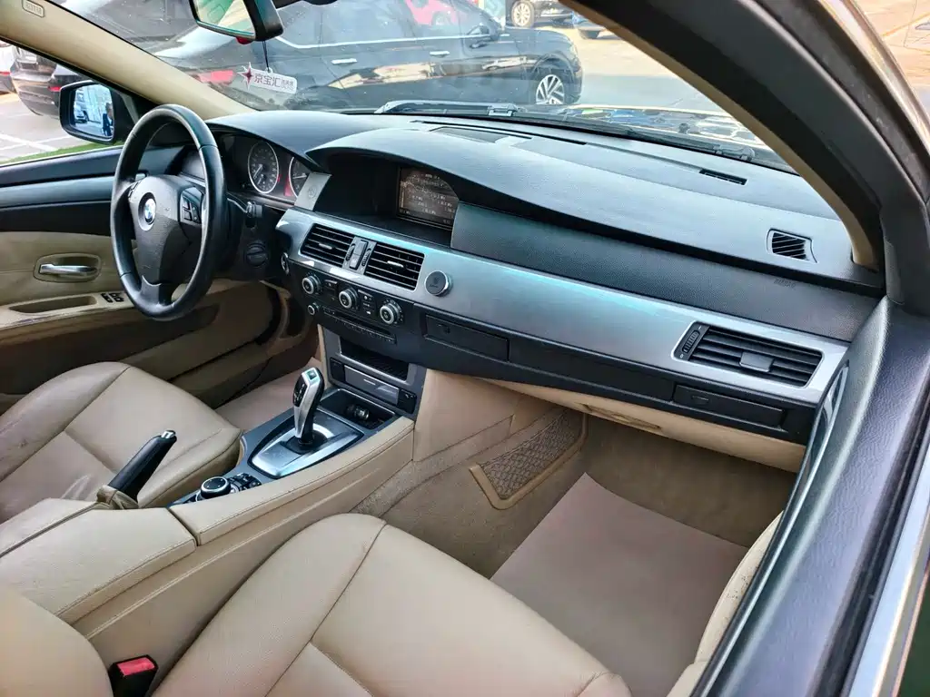 BMW 5 Series 2010 — фото 12