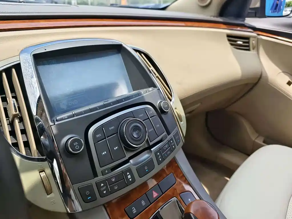 Buick LaCrosse 2012 — фото 13
