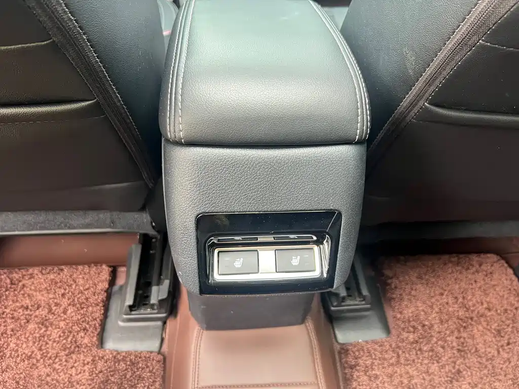 Subaru Forester 2018 — фото 13