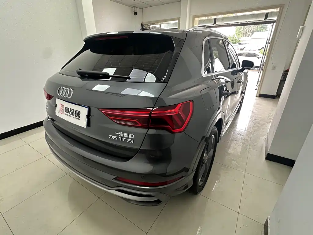 Audi Q3 2023 — фото 12
