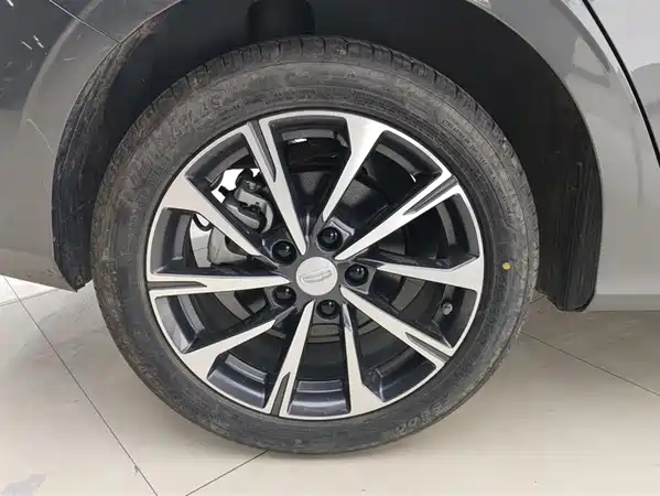 Geely Emgrand 2025