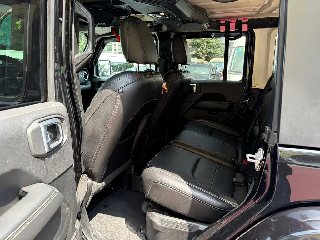 Jeep Wrangler PHEV 2022 — фото 18