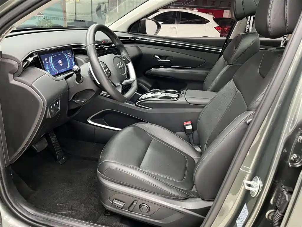 Hyundai Tucson 2023 — фото 11