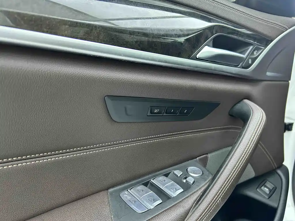 BMW 5 Series 2021 — фото 14