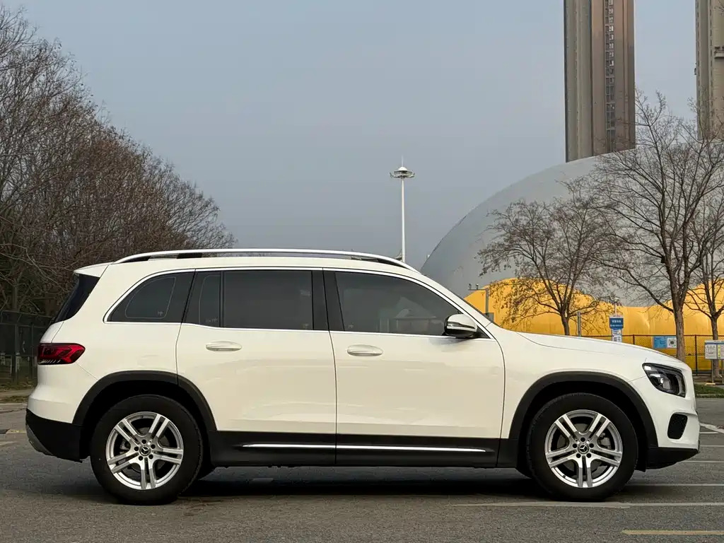 Mercedes-Benz GLB 2023 — фото 11