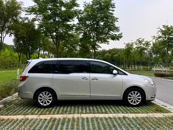 Buick GL8 2012