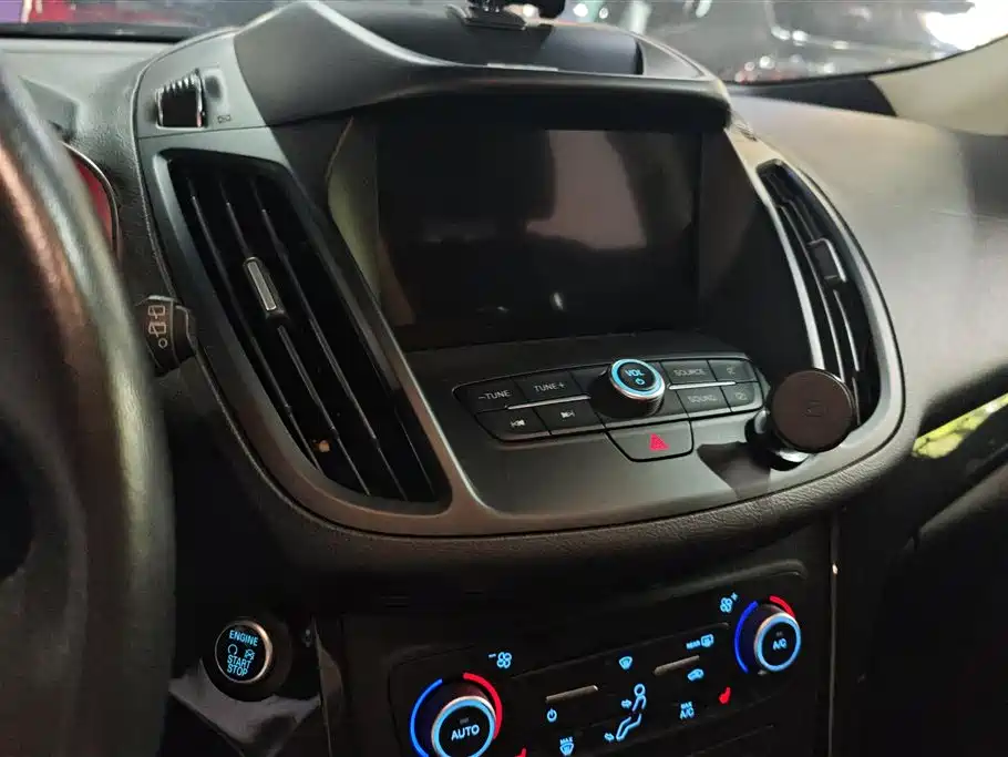 Ford Kuga 2019 — фото 13