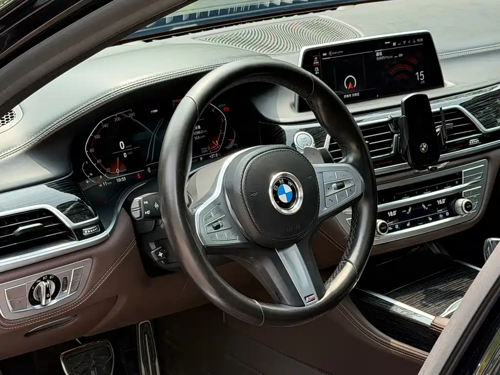 BMW 7 Series 2021 — фото 8