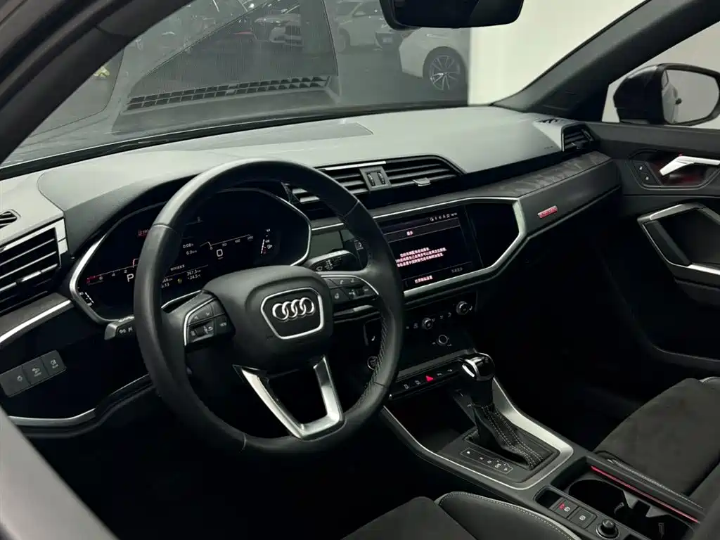 Audi Q3 2022 — фото 20