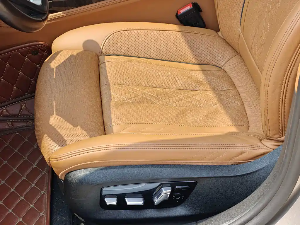 BMW 7 Series 2017 — фото 12