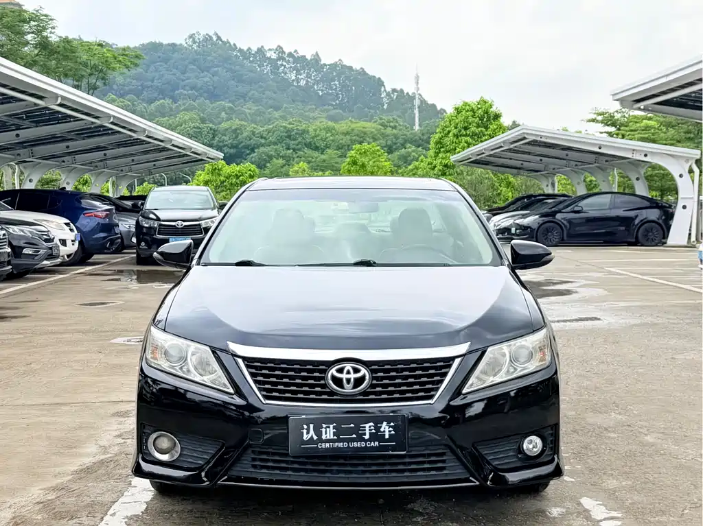 Toyota Camry 2013 — фото 2