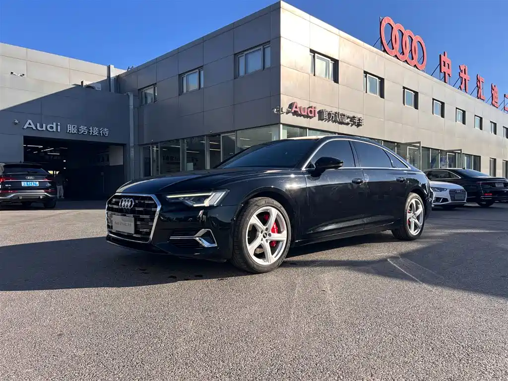Audi A6L 2022 — фото 1