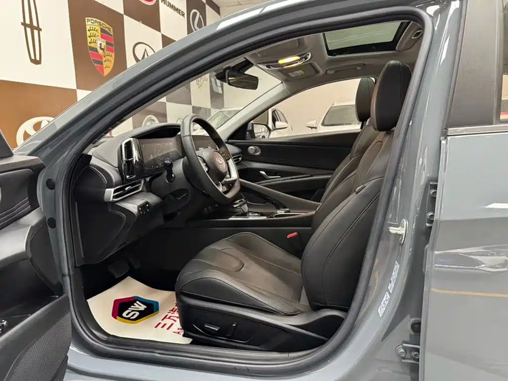 Hyundai Elantra 2022