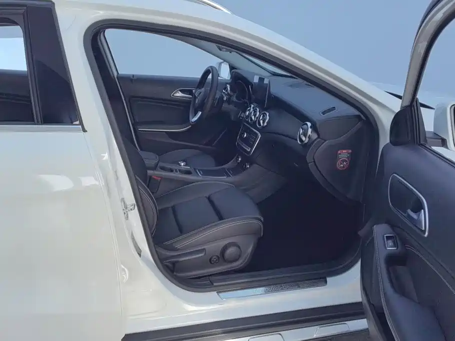 Mercedes-Benz GLA 2018 — фото 8
