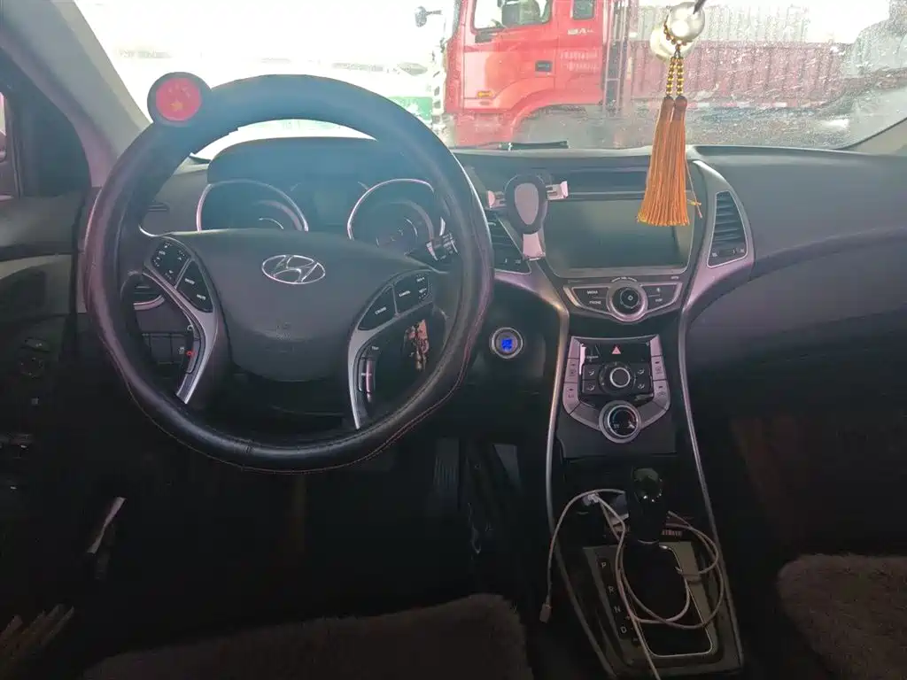 Hyundai Elantra Langdong 2016 — фото 13