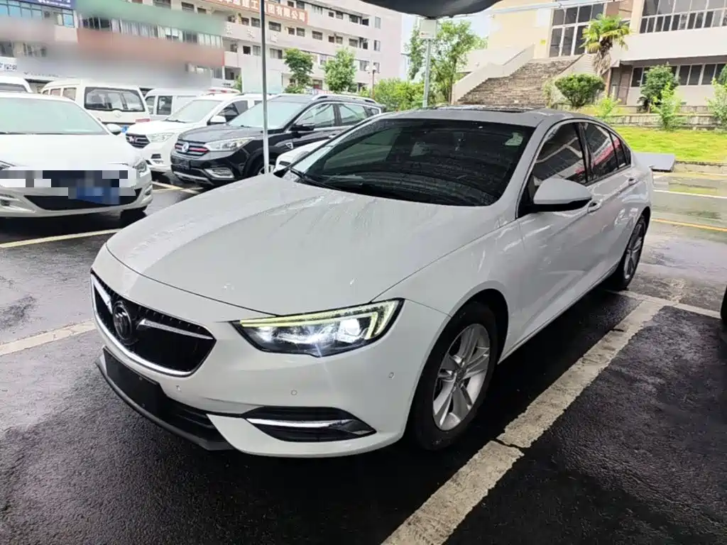 Buick Regal 2018 — фото 2