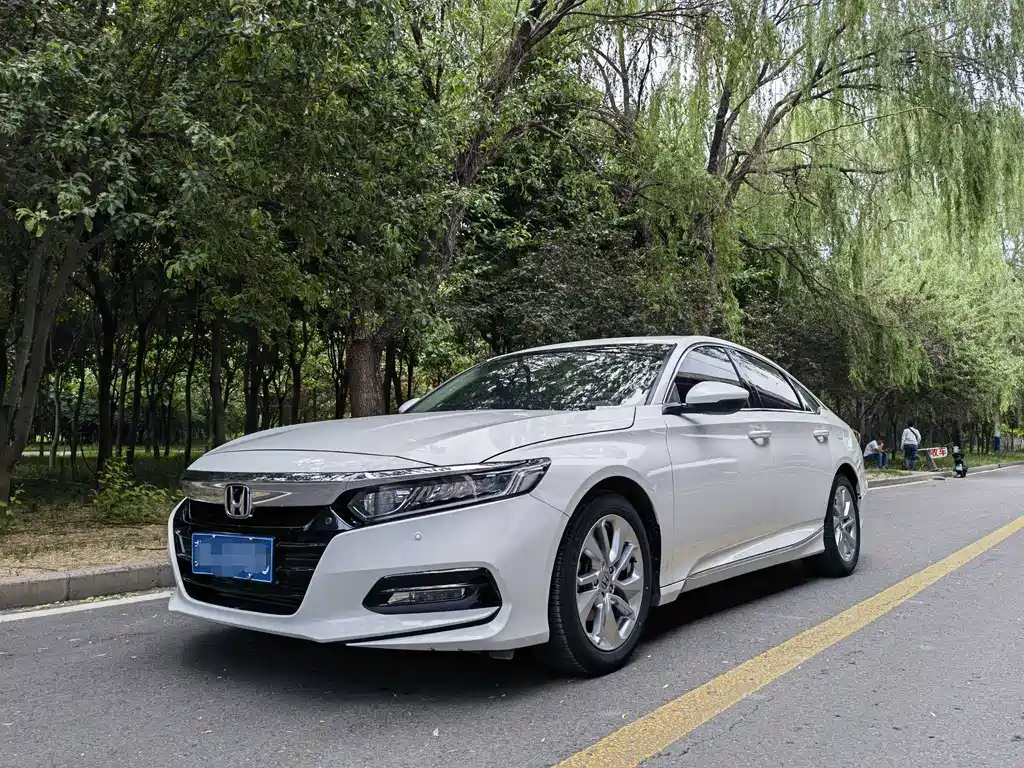Honda Accord 2019 — фото 1