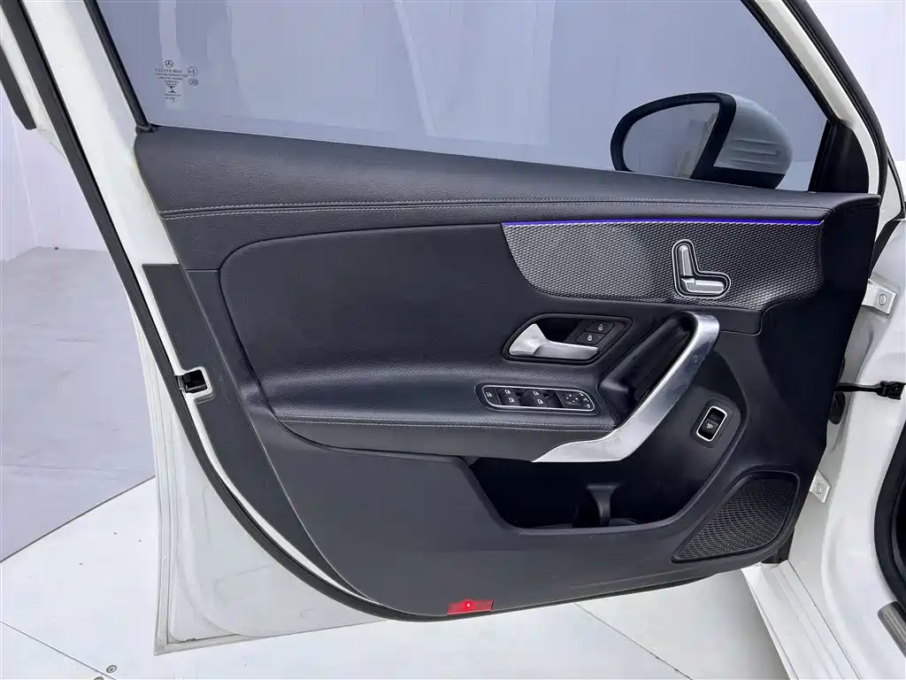 Mercedes-Benz A-Class 2020 — фото 17