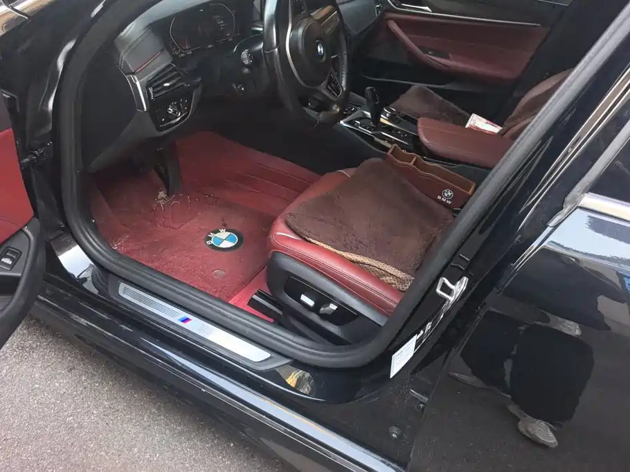BMW 5 Series 2022 — фото 9