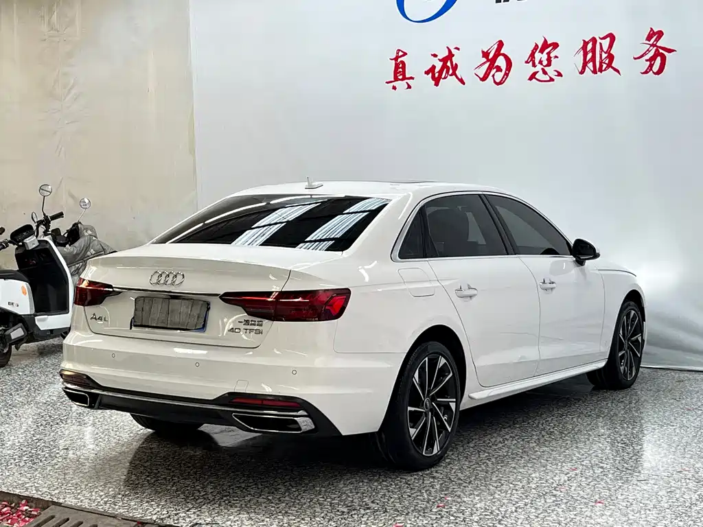 Audi A4L 2022 — фото 18