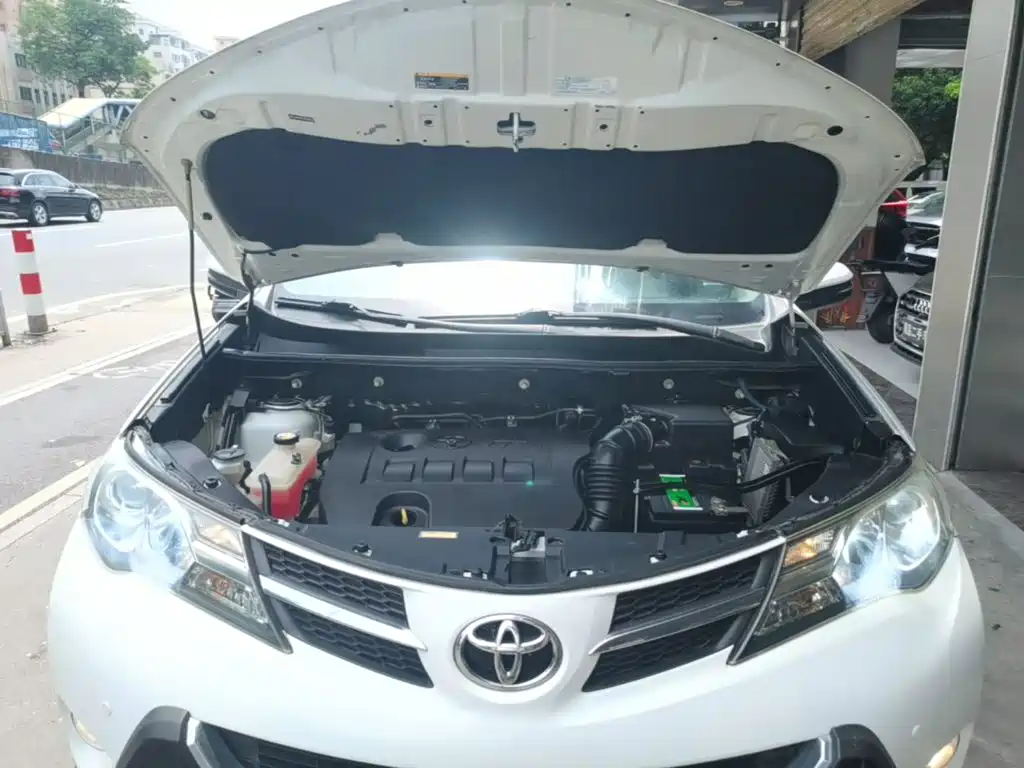 Toyota RAV4 2015 — фото 20