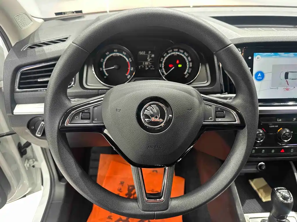 Skoda Kamiq 2023 — фото 11